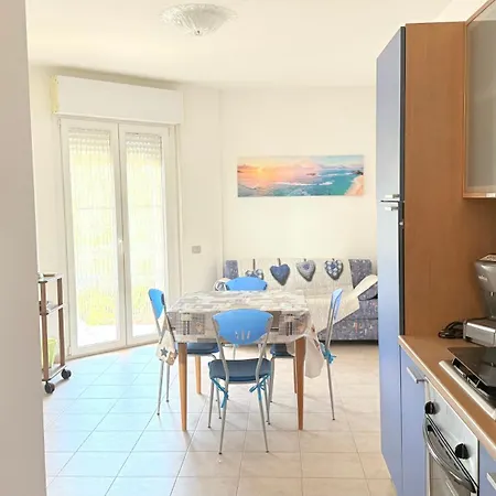 Se182 - Senigallia, Trilocale Fronte Mare Con Balcone E Posto Auto *